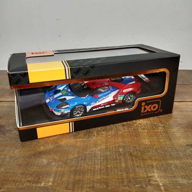 Ford GT #68 Le Mans 2016 - IXO