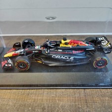 Oracle Red Bull Racing RB20 Team Formula 1 - Burago
