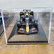 Oracle Red Bull Racing RB20 Team Formula 1 - Burago