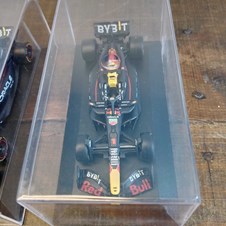 Oracle Red Bull Racing RB20 Team Formula 1 - Burago