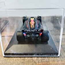 Oracle Red Bull Racing RB20 Team Formula 1 - Burago