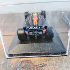 Oracle Red Bull Racing RB20 Team Formula 1 - Burago