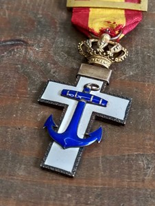 Ordem Naval de Espanha, Mérito - Cruz de Cavaleiro Real