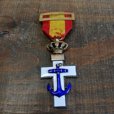 Ordem Naval de Espanha, Mérito - Cruz de Cavaleiro Real