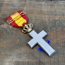 Ordem Naval de Espanha, Mérito - Cruz de Cavaleiro Real