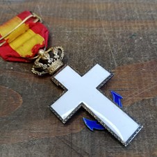 Ordem Naval de Espanha, Mérito - Cruz de Cavaleiro Real