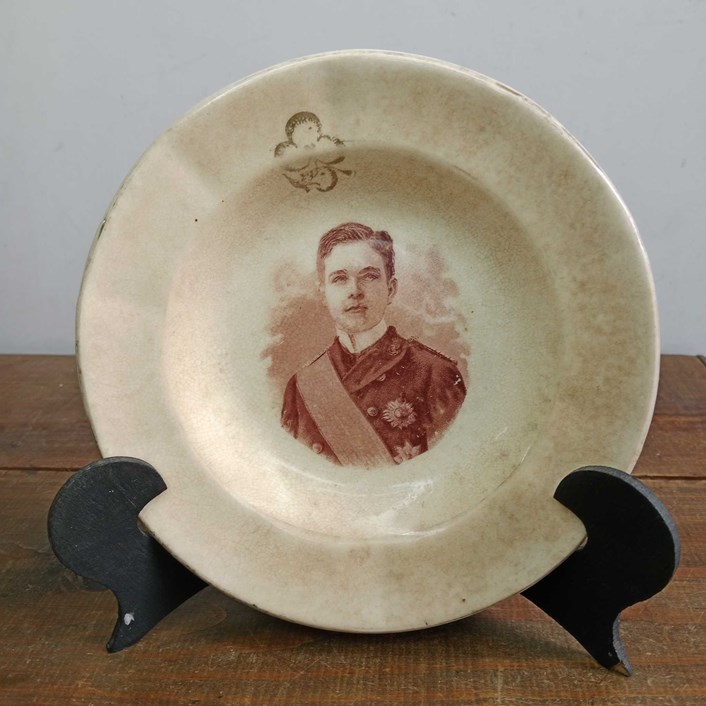 Prato com efígie do Rei D. Manuel II 