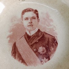 Prato com efígie do Rei D. Manuel II 