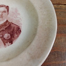 Prato com efígie do Rei D. Manuel II 