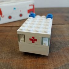 LEGO Vintage Legoland 600 - Ambulância