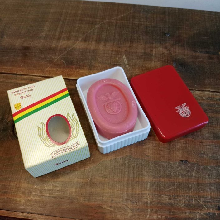 Antiga Saboneteira e sabonete Benfica - Nally, Portugal