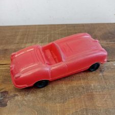 Carro Vermelho em Plástico Soprado