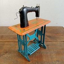 Antiga Máquina de costura - JAJ 