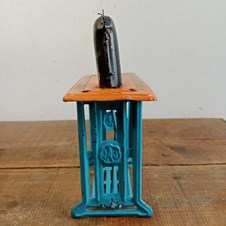 Antiga Máquina de costura - JAJ 