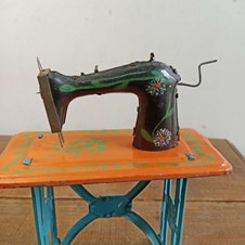 Antiga Máquina de costura - JAJ 