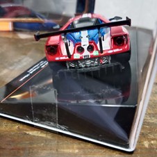 Ford GT #67 Le Mans 2017 - IXO